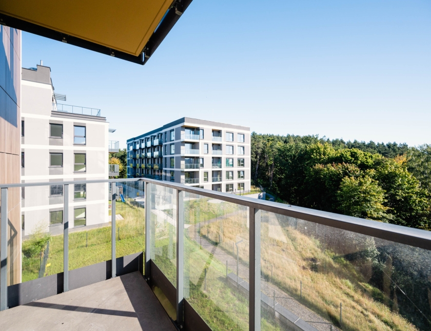 MIESZKANIE Z DWOMA BALKONAMI I WIDOKIEM NA LAS