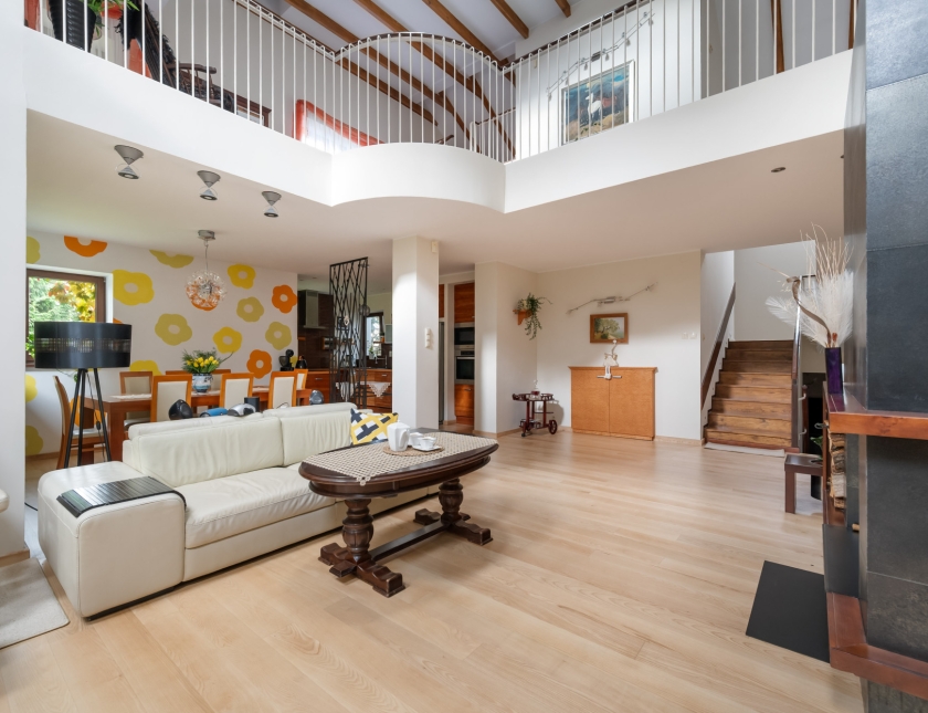 Dom w zabudowie bliźniaczej w Gdyni | 337,5 m² |