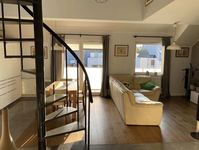 Dwupoziomowy apartament z tarasem na dachu