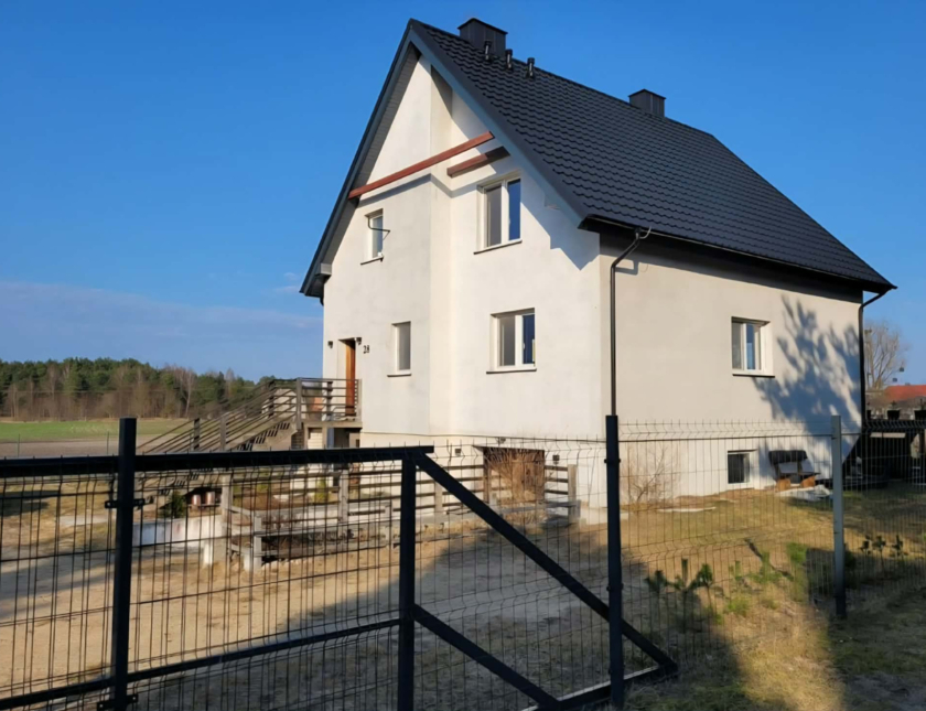 Dom gotowy do zamieszkania w pięknej okolicy